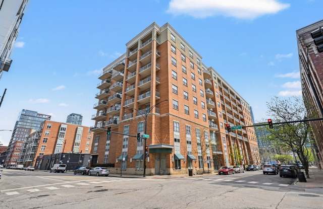 950 W Monroe Street photos photos