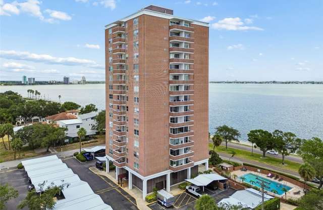 4015 BAYSHORE Boulevard Gallery 1