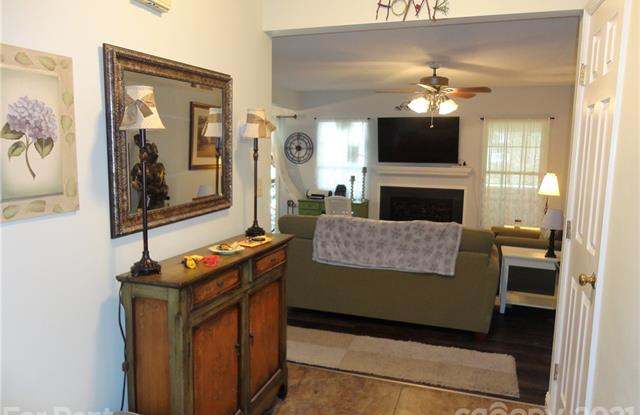 20101 Henderson Road Gallery 4