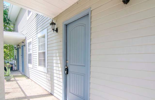 2bd 1.5 ba condo. - Schedule a showing today! Gallery 2