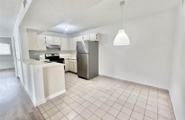 400 W Palm Cir W photos photos