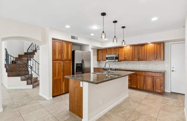 Highly sought after golf course lot in Arrowhead Ranch, you will not be disappointed in the beauty.  3 bedrooms, 2.5 bathrooms, 2k sq ft this home is light and bright and Ready for you NOW!!! photos photos