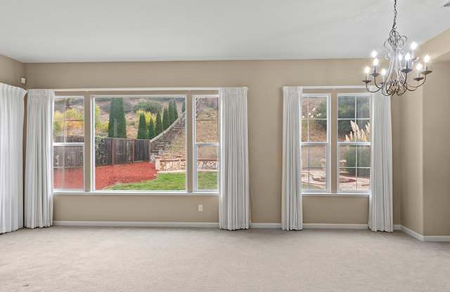 Stunning 5 Bedroom Residence Located in Hayward, CA - 28818 Bailey Ranch Road, Hayward, CA 94542