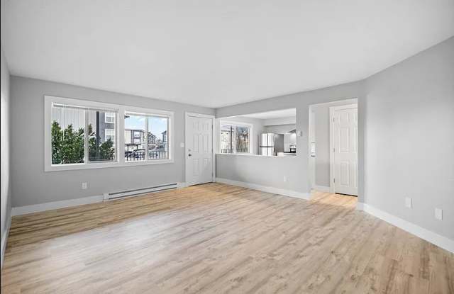 ONE MONTH FREE! LIMITED TIME ONLY! Mission Apartment, home by the River! Gallery 3