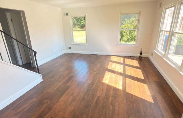 12 CORONA Court Gallery 4