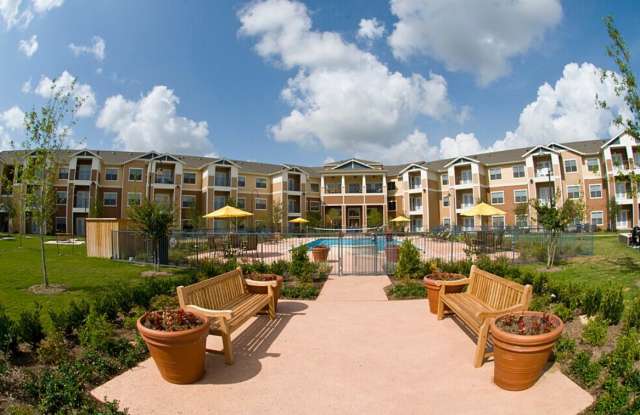 Mariposa at Ella Boulevard - Senior Housing Gallery 2