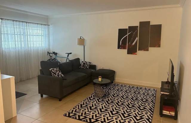 2496 SW 17th Avenue Gallery 4