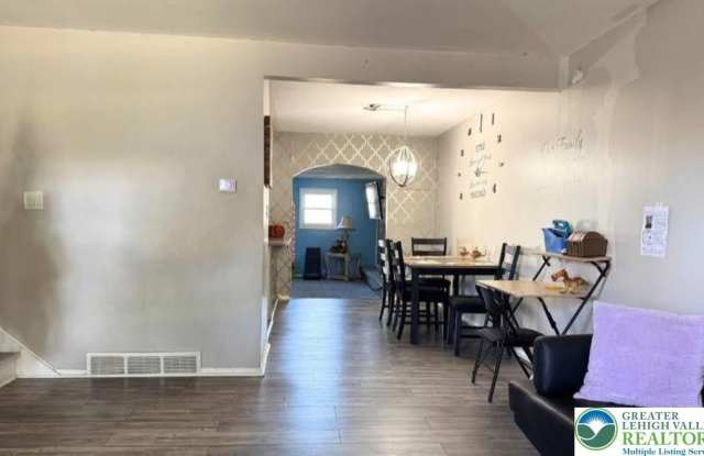 2413 Church Street Gallery 4