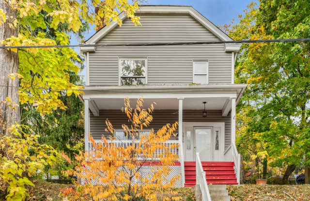 Beautiful 3 Bed, 1 Bath Home w/ Bonus Room - Off-Street Parking, Spacious Yard - Available Now in Beechview! - 1816 Ringwalt Street, Pittsburgh, PA 15216