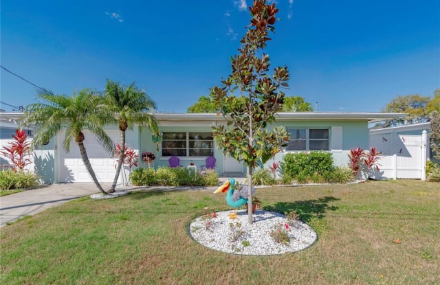 562 BAYWOOD DRIVE N - 562 Baywood Drive North, Dunedin, FL 34698