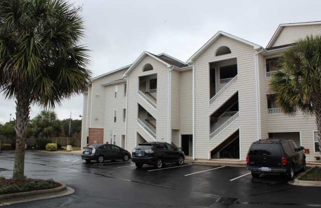 Paradise Cove 2nd Fl Condo - Fully Furnished - 633 Spencer-Farlow Drive, Carolina Beach, NC 28428
