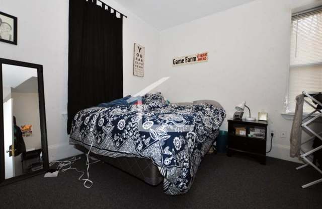 Large 4 bed unit for all the Mission Hill area schools! Gallery 4