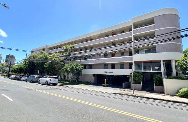 AVAILABLE NOW! 2-Bedroom, 2-Bath Corner Unit in a Convenient Location photos photos