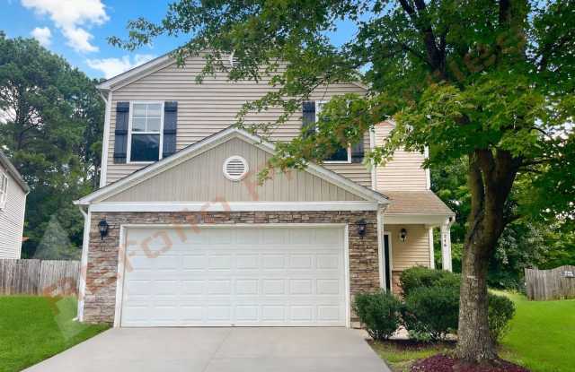 Beautiful Newly Painted 4 Bedroom, 2.5 Bathroom Home with 1st Fl Bedroom with New Carpet in Flowers Plantation Community, Clayton, Available Oct 7th! Gallery 1