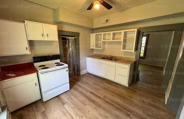 $1100 - 3 bed 1 bath - Single Family Home Gallery 4