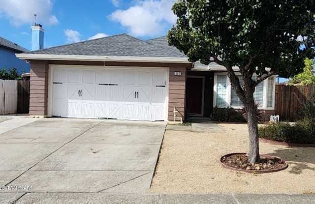 Beautiful  Unique 3 Bed 2 Bath Home w/Custom Wood Design and Custom Backyard photos photos