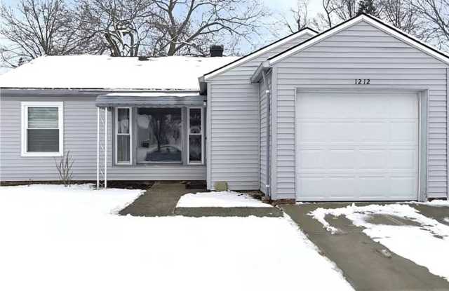 3 bedroom single family home in Mayfield Heights - 1212 Eastwood Avenue, Mayfield Heights, OH 44124