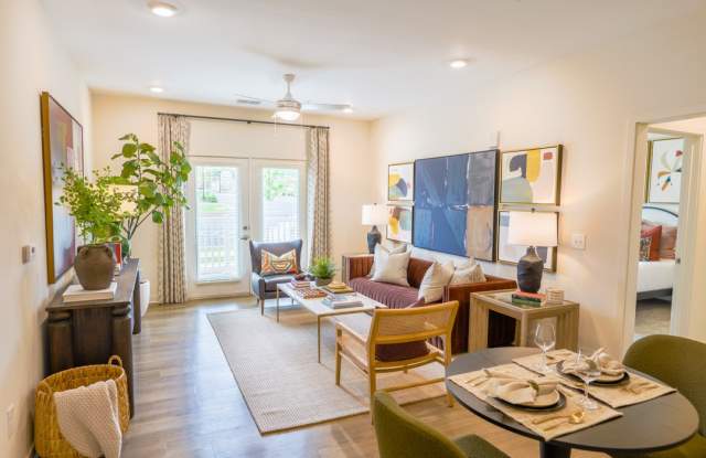 Classic City Flats | Luxury Apartments Gallery 4