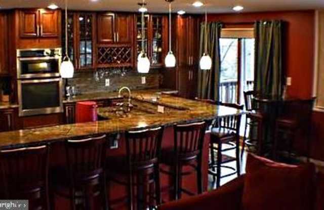 3 SADDLEBROOK COURT Gallery 4