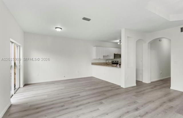 5090 SW 136th Ave Gallery 4