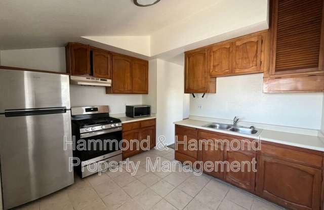 5723 Willowcrest Ave. Gallery 4