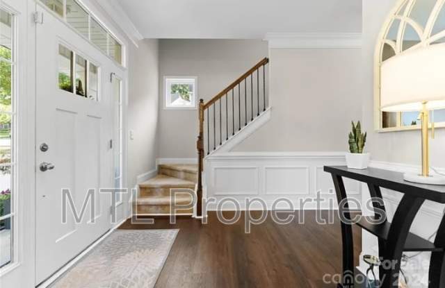 3042 Collin House Drive Gallery 2