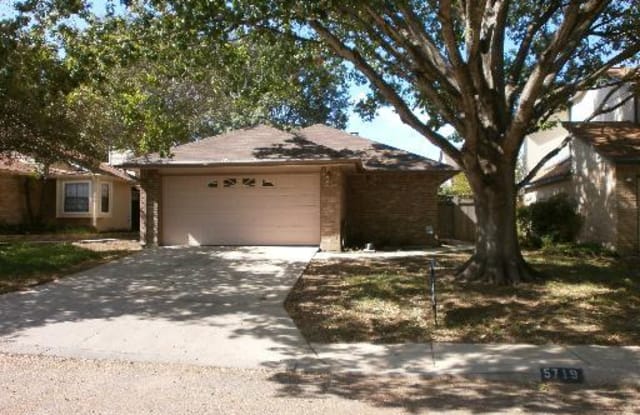 5719 SPRING WATCH - 5719 Spring Watch, San Antonio, TX 78247