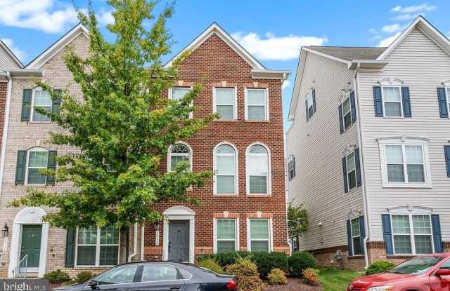 10716 EASTLAND Circle Gallery 2