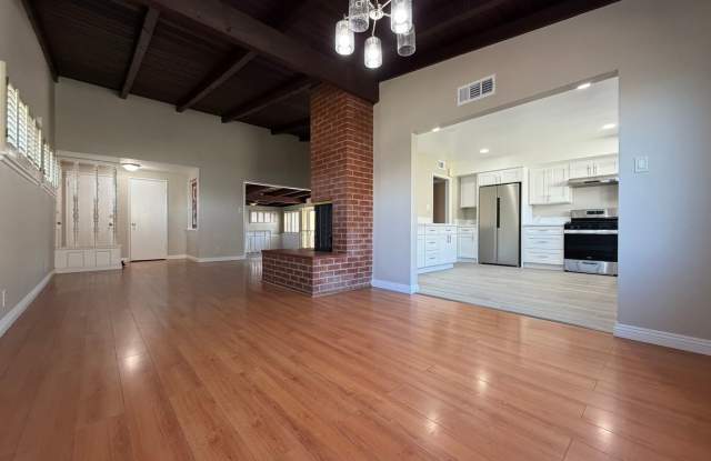 Stunning Mid-Century Modern Home  in Garden Grove photos photos