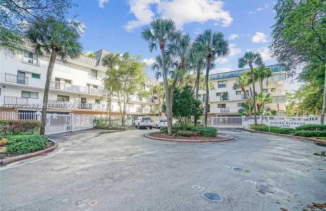 6901 Edgewater Dr Gallery 4