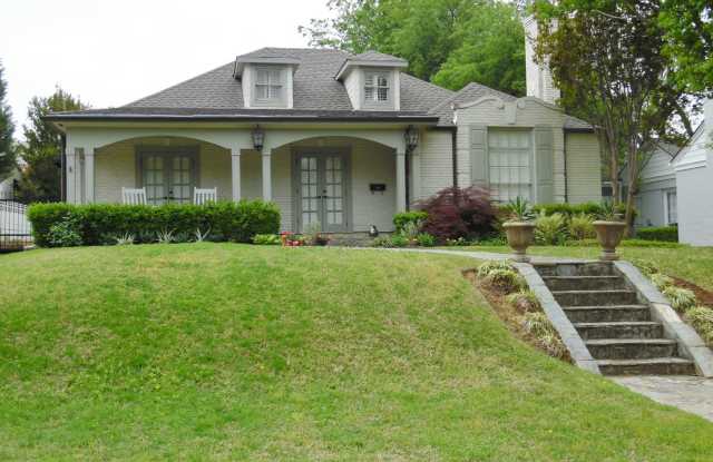 Adorable home just blocks from Colonial Country Club! - 3609 Park Hill Drive, Fort Worth, TX 76109