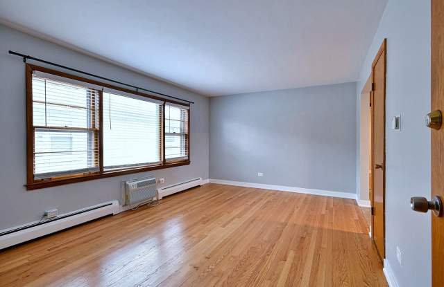 7610 W Belmont Avenue Gallery 4