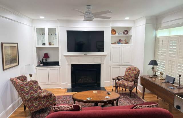 Furnished Davidson Townhome Two Blocks From Main Street Davidson - 6 To 18 Month Lease Gallery 3