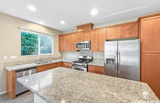 Stunning 4B/3BA house in San Elijo Hills! photos photos