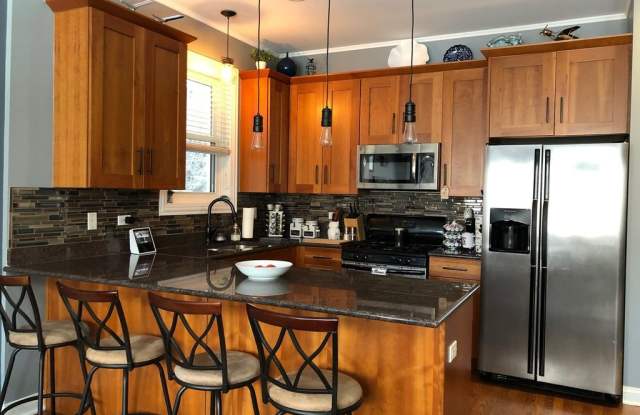 3732 North Kenmore Avenue - 2 Gallery 2