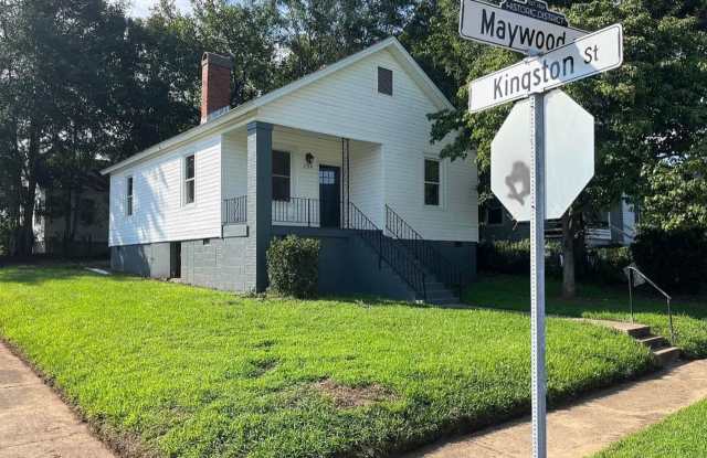 Charming 2-Bedroom Bungalow in Spartanburg – Lawn Care & Trash Included! photos photos