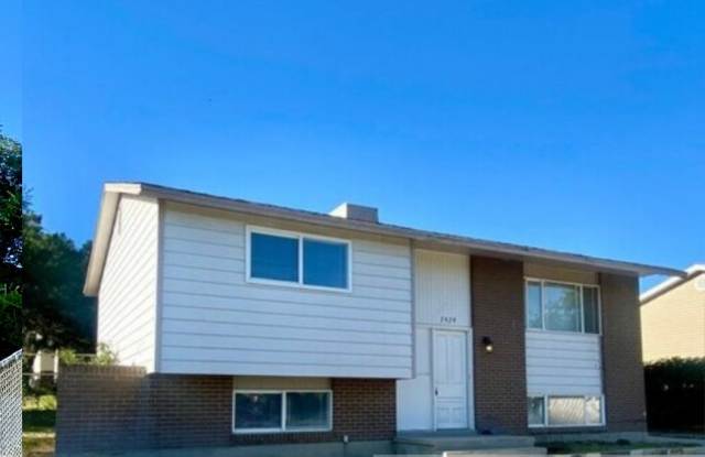 Spacious Home in Magna – Convenient Location! photos photos