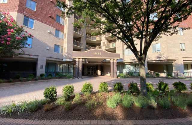 901 N MONROE Street photos photos