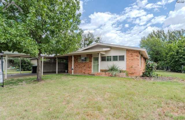 4615 STANFORD AVENUE - 4615 Stanford Avenue, Wichita Falls, TX 76308