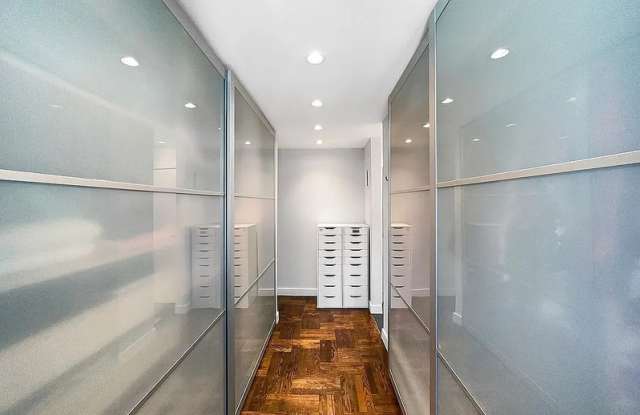 3725 Henry Hudson Pkwy W Gallery 3