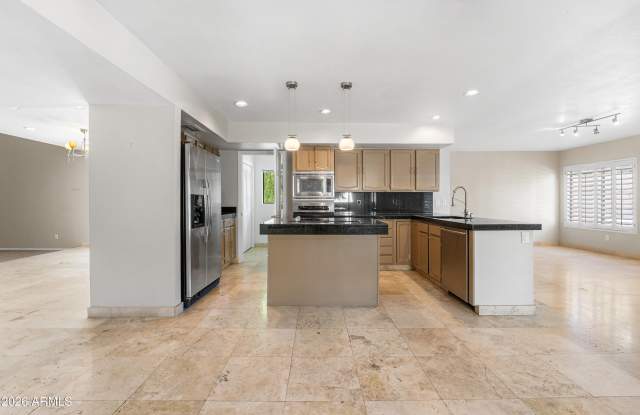 8624 N TIMBERLANE Drive Gallery 4