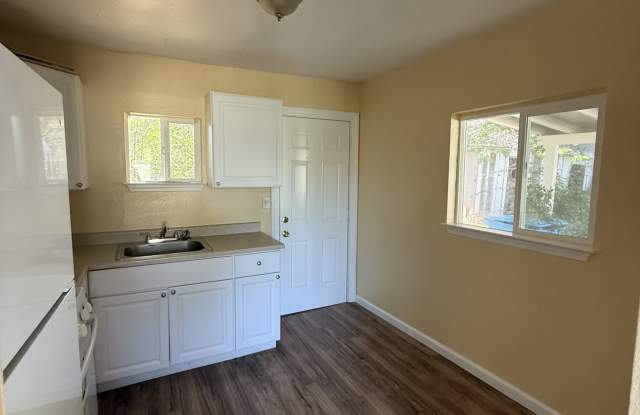 1676 5th Avenue - A - 1676 5th Avenue, Olivehurst, CA 95961