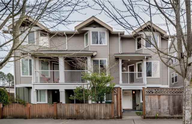 Great townhome for rent - 12530 26th Avenue Northeast, Seattle, WA 98125