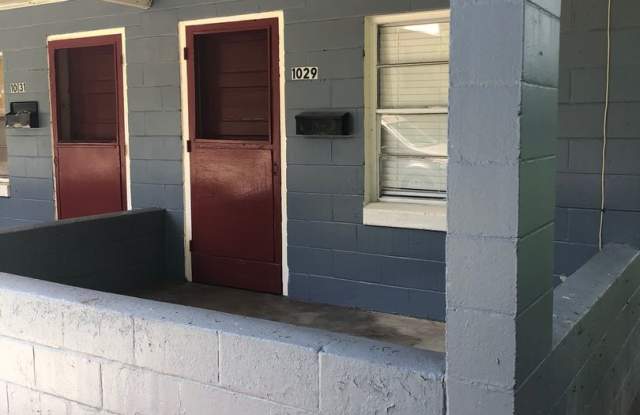 A Charming 2/1 duplex Available Now! - 1029 West Jefferson Street, Orlando, FL 32805 A Charming 2/1 duplex Available Now! - 1029 West Jefferson Street, Orlando, FL 32805