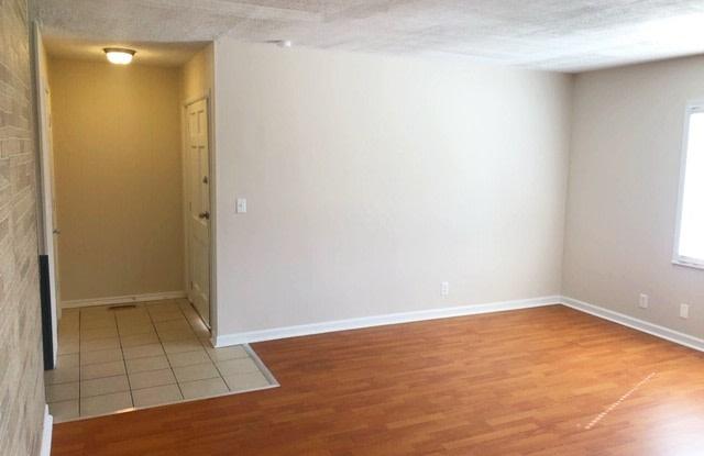 9908 Strathmore Ct Gallery 3