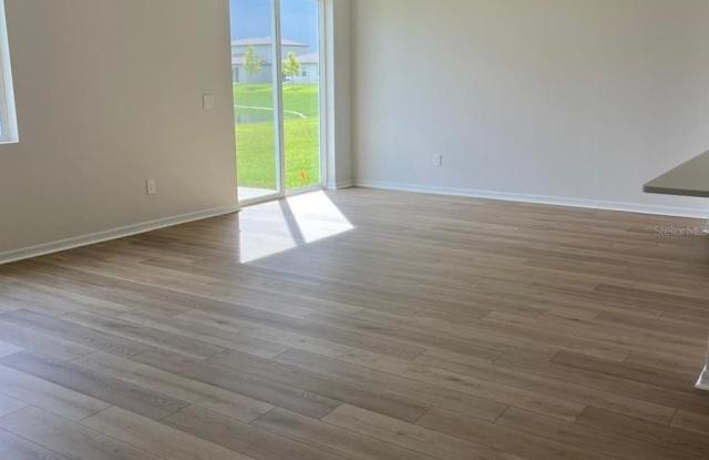 2070 ROSEWOOD Gallery 4