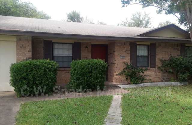 735 Middale Rd - 735 Middale Road, Duncanville, TX 75116