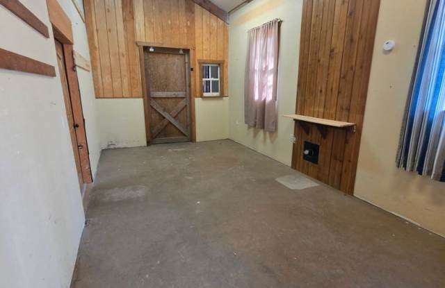 Spacious 3BR Rambler with Optional Large Shop & Office/Flex Room! Gallery 4