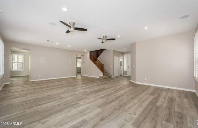 16060 W MERCER Lane Gallery 4