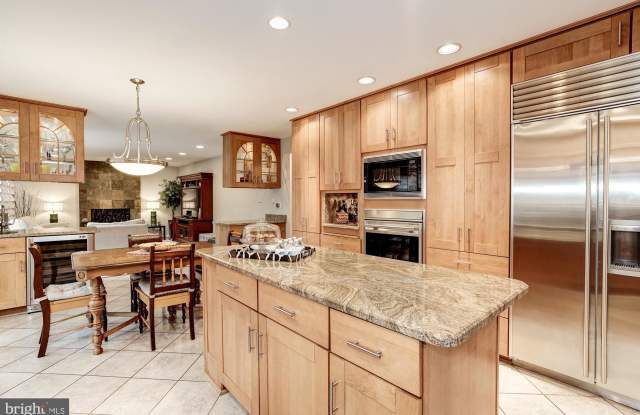 12841 VALLEYWOOD DRIVE Gallery 4